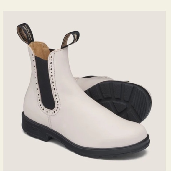 Blundstone Cream Ankle Boots - Picture 2 of 16